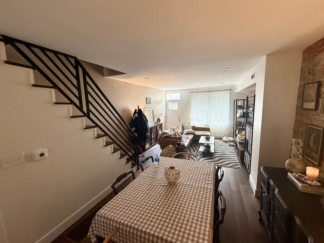 Photo - 1832 S Mole St
