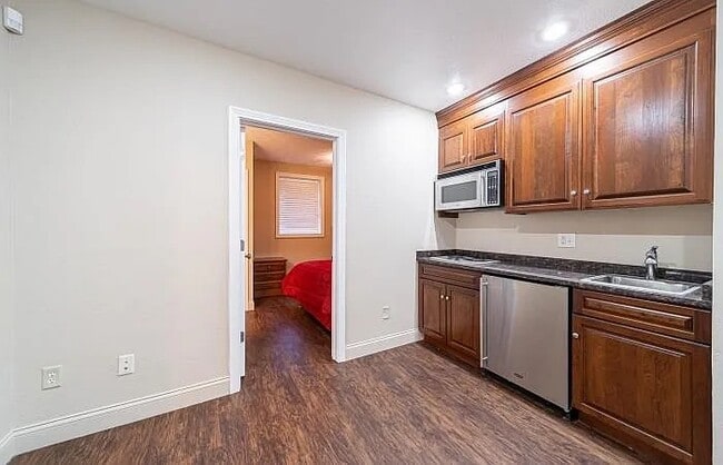 Photo - 627 N St Peter St Unit 1