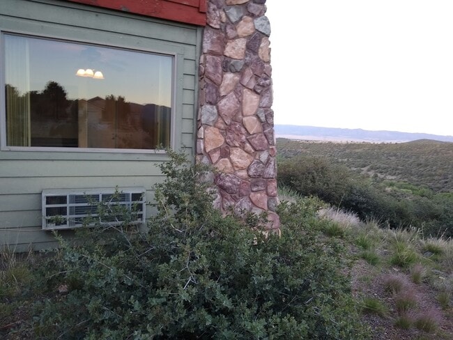 Building Photo - 1003 N Opal Dr Unit B Rental