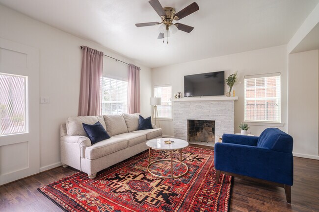 Photo - 1912 Arbor St Apartments
