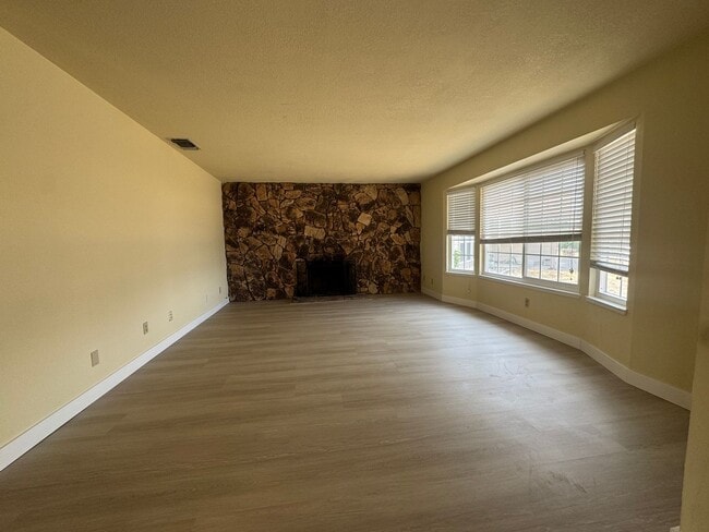 Photo - 18 Tearpak Ct