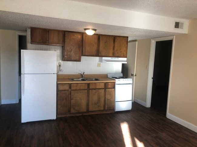 Photo - Courtyard Apartments