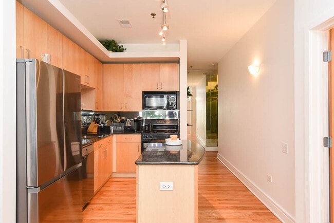 Photo - 212 W Washington St Unidad D2101