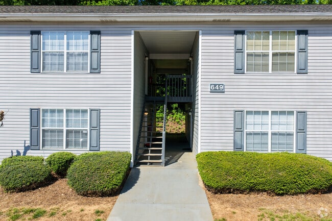 Building Entrance - Cross Creek