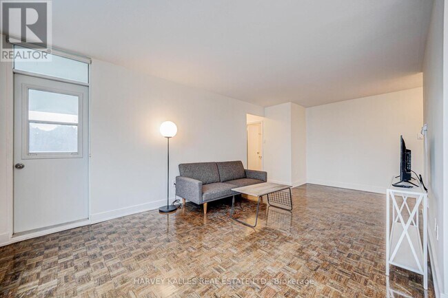 Photo - 133 Erskine Ave Unité 701