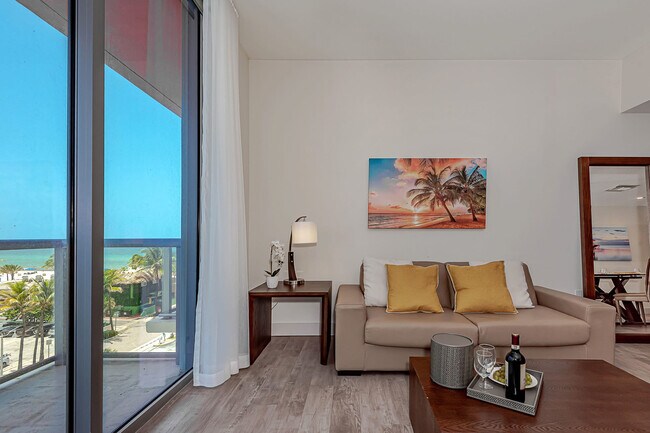 Building Photo - 777 N Ocean Dr Rental