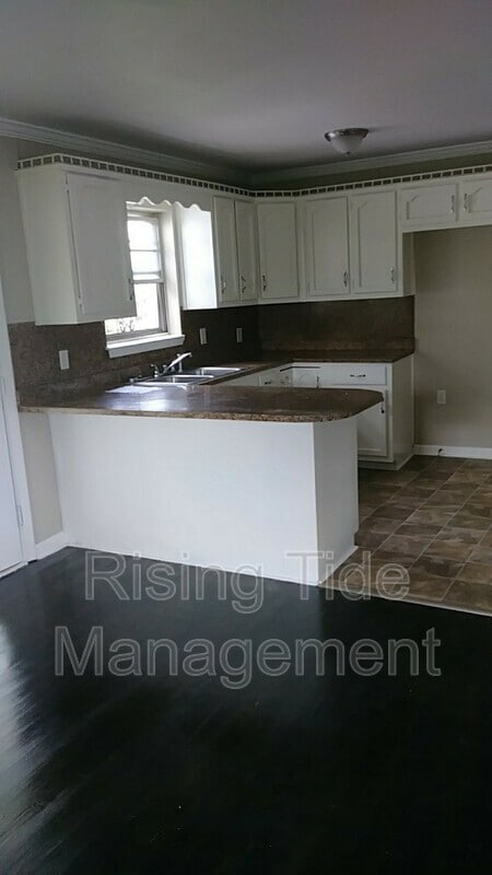 Photo - 1006 N Mountain Dr