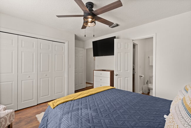 Photo - 300 S Grove Blvd