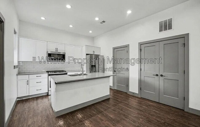 Photo - 3511 S Marion St