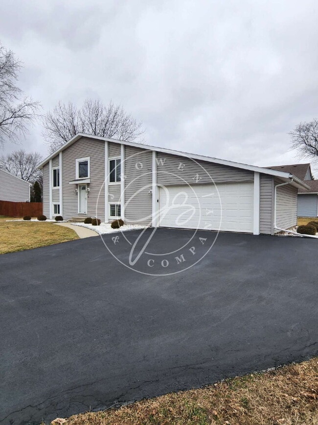 Photo - 9450 Millcroft Rd