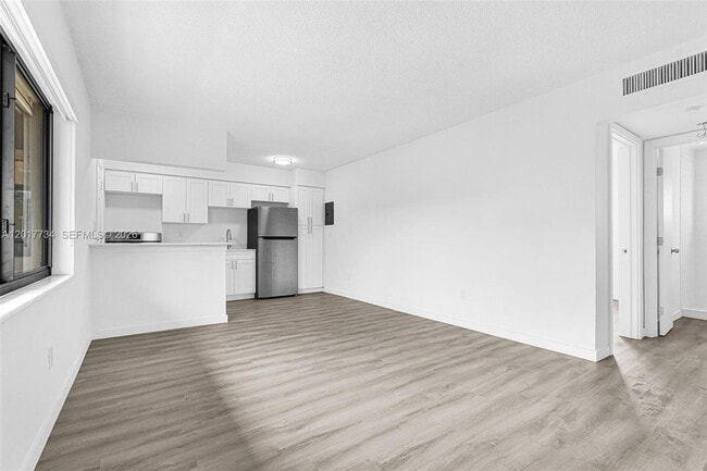 Building Photo - 13210 Memorial Hwy Unit 116