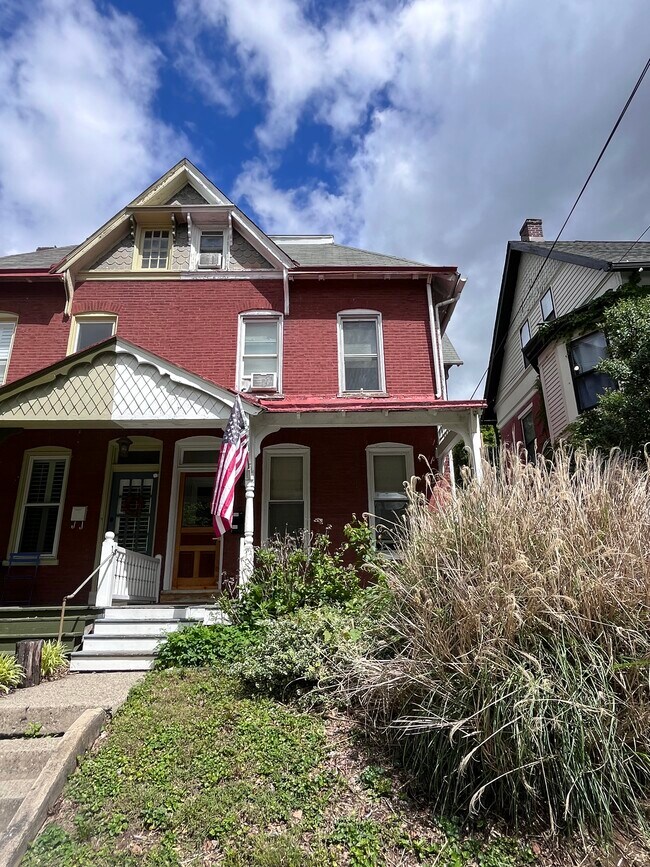 Front - 305 W Biddle St Unidad #2