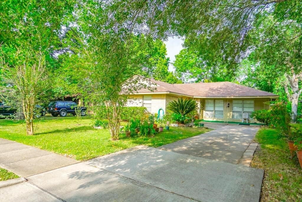 Photo - 10302 Woodwind Dr