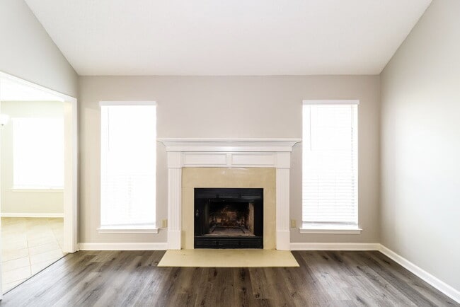 Photo - 6962 Lagrange Cir N