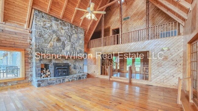 Photo - 218 Sugar Hollow Rd