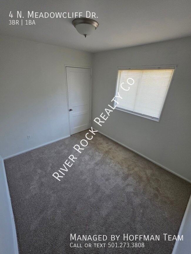 Photo - 4 N Meadowcliff Dr