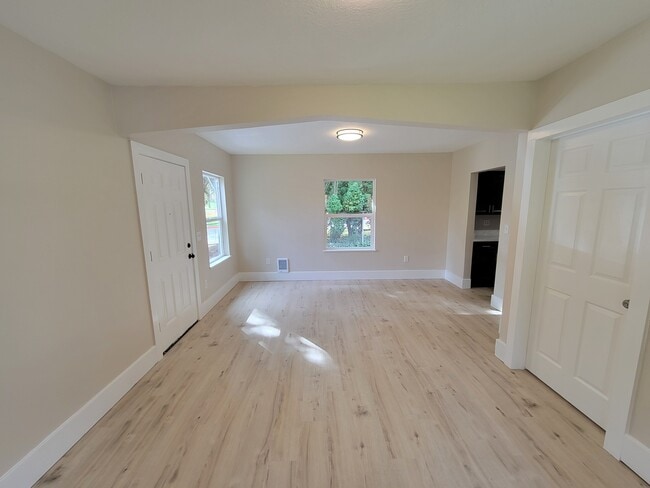 Photo - 12835 SW Grant Ave