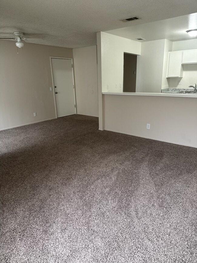 Building Photo - 824 Minor St