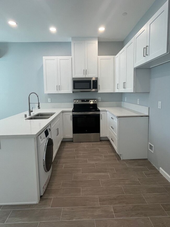 Photo - Los Caballeros #1102 Unit 1102-B