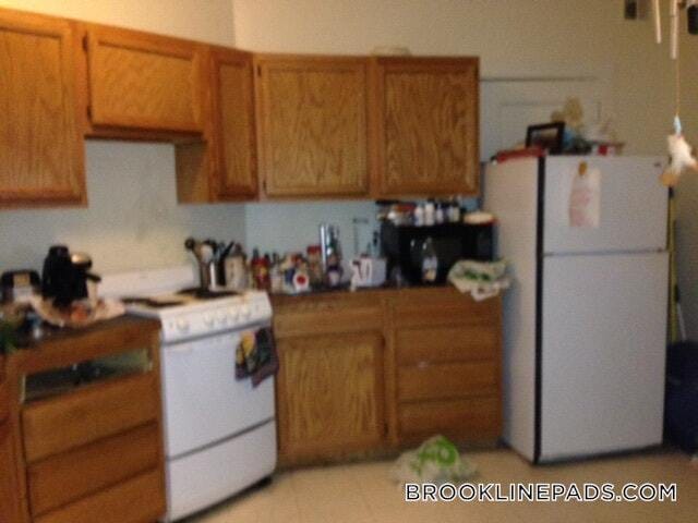 Photo - 1589 Beacon St Unidad 3