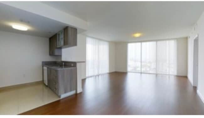 Photo - 133 NE 2nd Ave Unidad 911