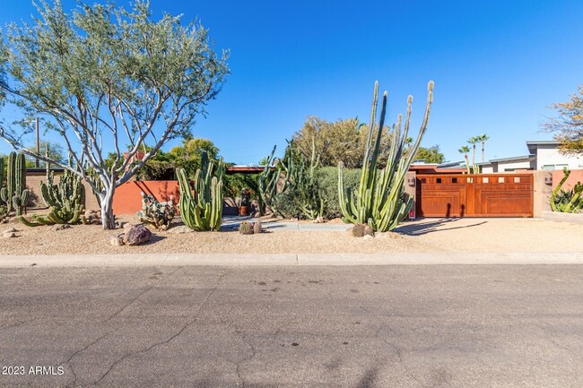 Building Photo - 5018 N 71st Pl Rental