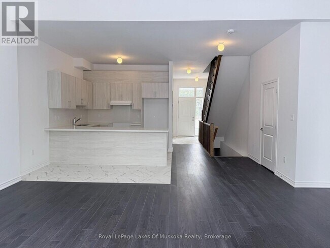 Photo - 16 Turnberry Ct
