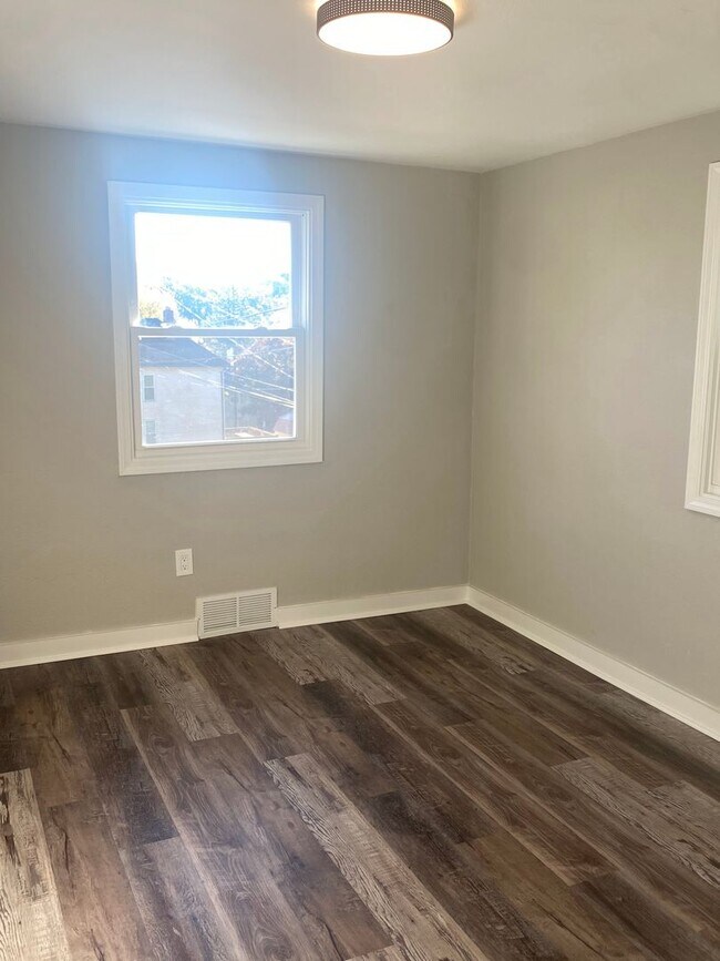 SUPER CUTE 1 BEDROOM/1 BATH HOME IN NORTH House Rental in North