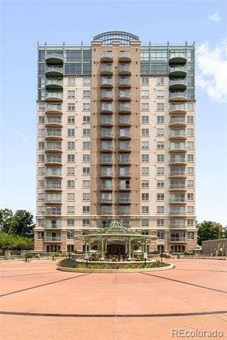 Building Photo - 400 E 3rd Ave Unit 404