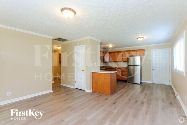 Building Photo - 702 Delbrook Dr Rental