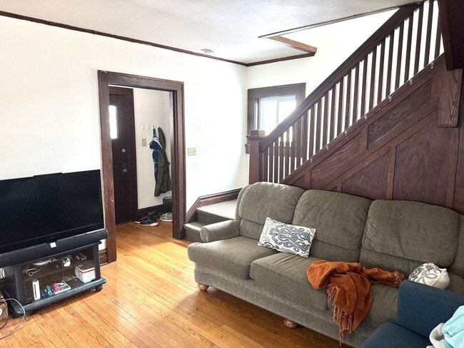 Photo - 6BR/2.5BA Prime Location Next to Camp Randall