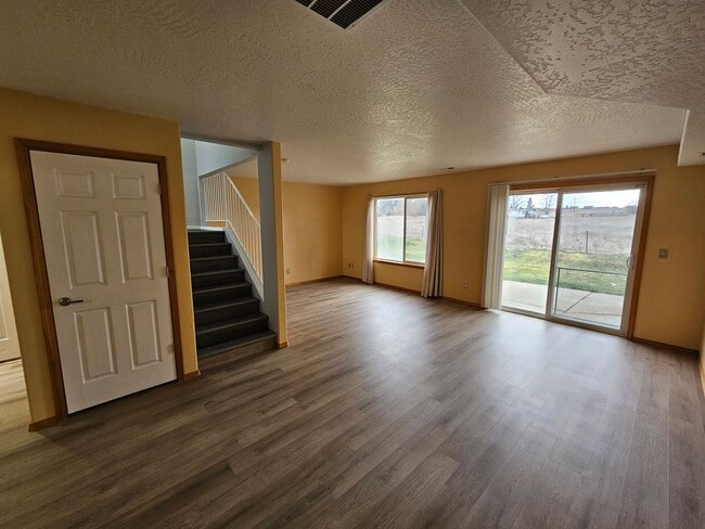 Photo - Meadow Glen Rd. Unit 3204 Meadow Glen Rd.