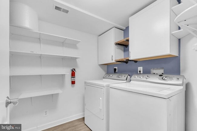 Photo - 1565A N Van Dorn St