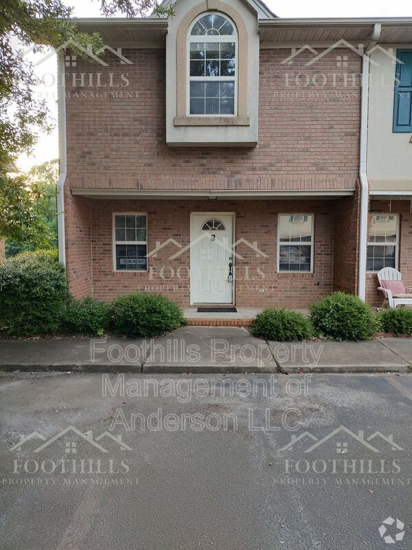 Building Photo - 409 A Nelson Dr Rental
