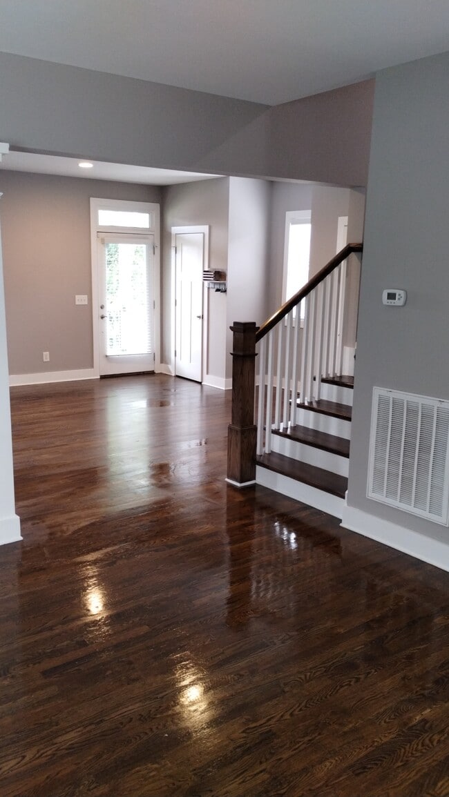 Photo - 1110 Argyle Ave