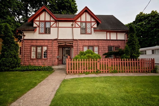 Building Photo - 827 W South St Unit 827