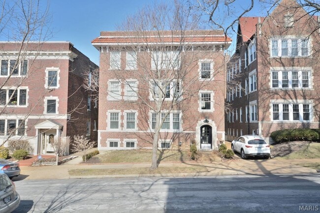 Building Photo - 6321 Southwood Ave Unit 4