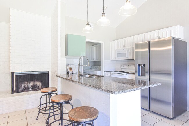 Photo - 2013 Plymouth Rock Dr