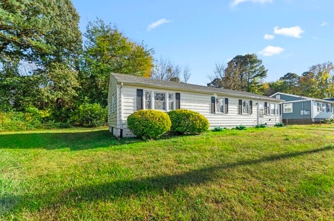 Photo - 2302 Norfolk St