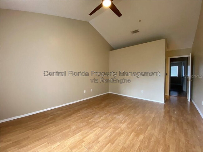 Photo - 587 Northbridge Dr