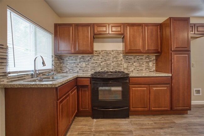 Photo - 10055 Hardison Ln