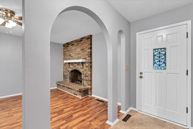 Photo - 1306 Brookfield Ln