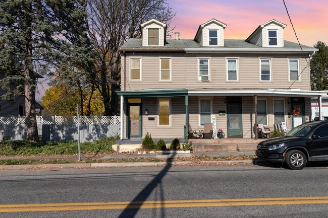 Building Photo - 306 W Simpson St Rental