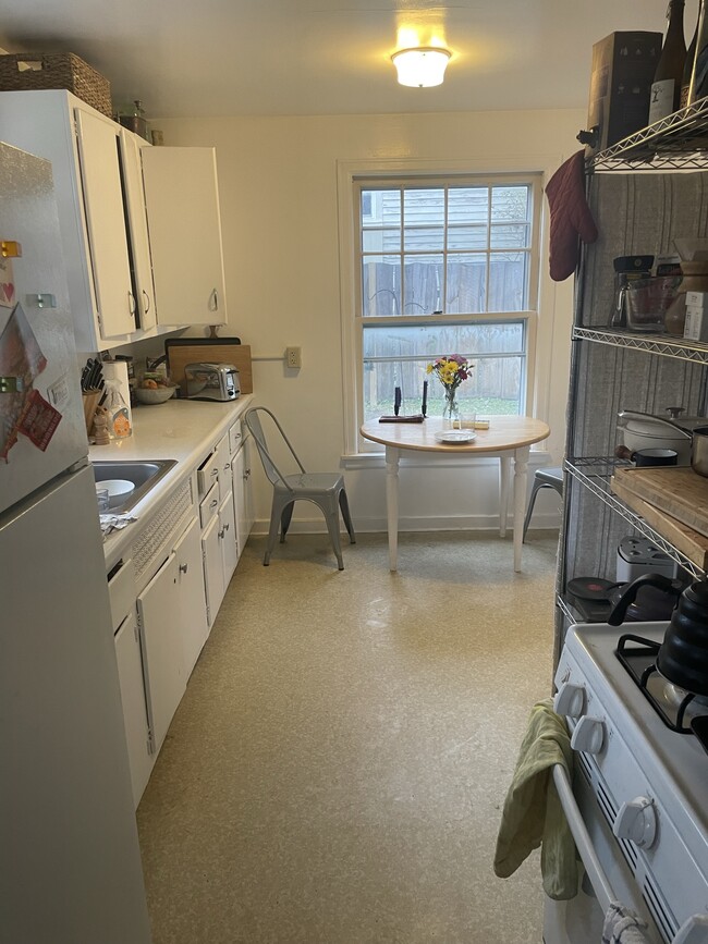 Building Photo - 115 Crescent Plz Unit 118