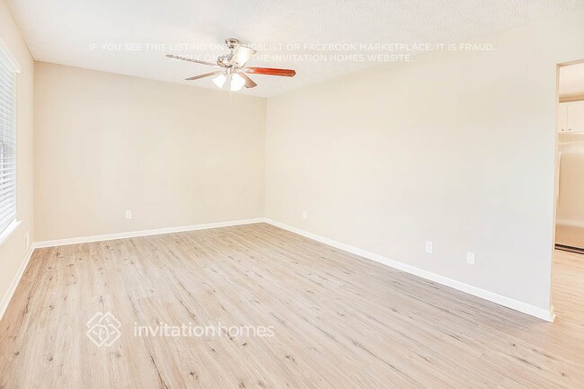 Photo - 237 W James Cir