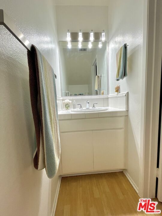 Photo - 271 S Ventura Rd Unidad 301