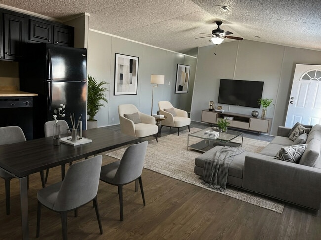 Photo - 709 N Collins Fwy