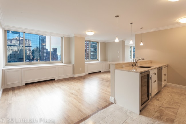 Photo - 30 Lincoln Plaza