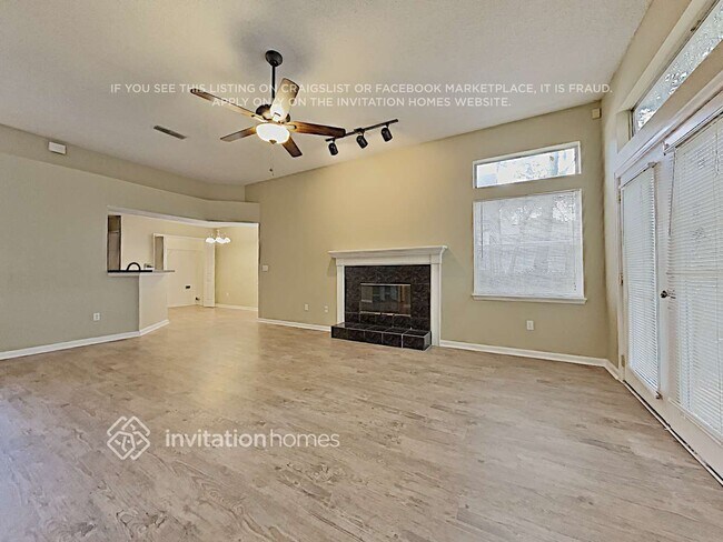 Photo - 1163 Radis Pl