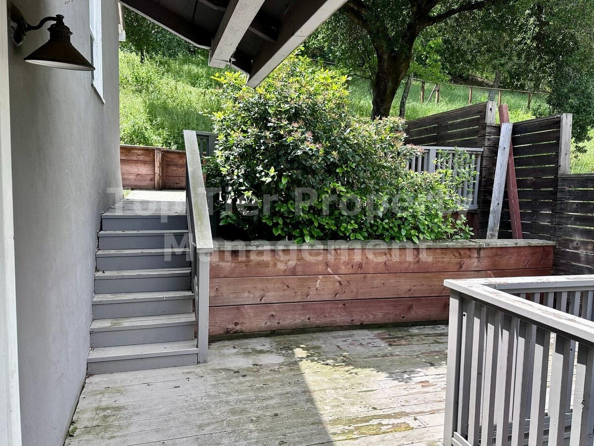 Photo - Very Charming, updated 2 Bd/1 Ba, 1178 sf Single-Family House in Lafayette available for Lease!